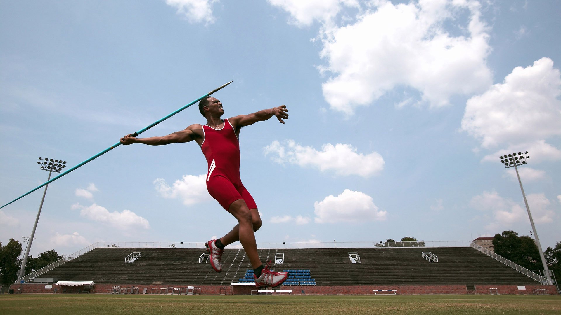 勇士队再次展现强大实力，目标三连冠，勇士队什么